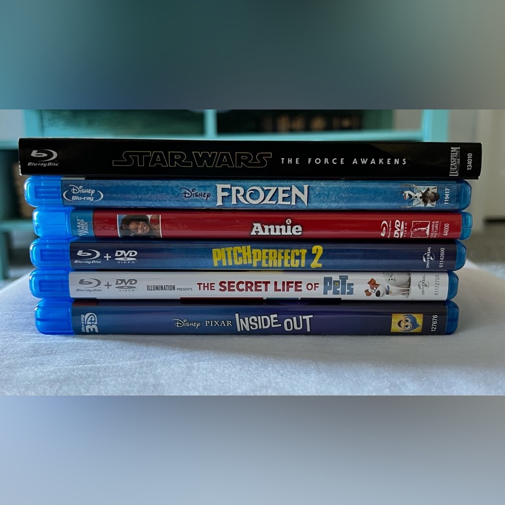 BLU-RAY’s for sale! Frozen Annie Pitch Perfect 2 Star Wars Inside Out etc…
